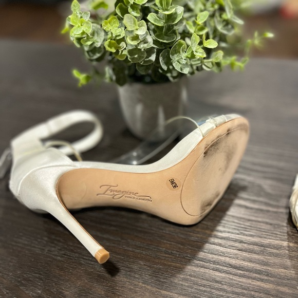 Imagine Vince Camuto Heels - Picture 2 of 6